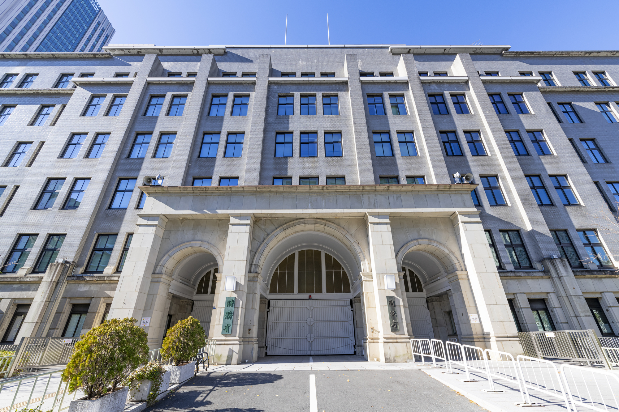 債務対GDP比200%超でも破綻しない日本財政——3つの指標が示す真の債務負担